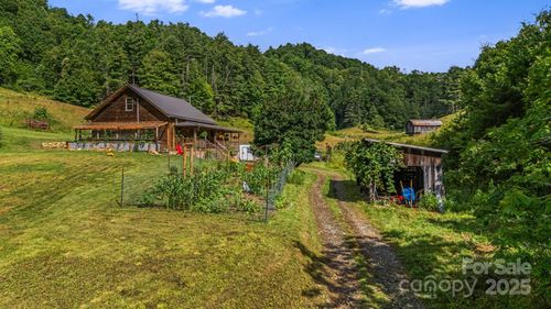 799 Fire Scald Rd, Green Mountain, NC, 28740-5727 | Card Image