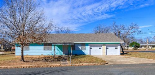 610 N Pine St, Fredericksburg, TX, 78624-4313 | Card Image