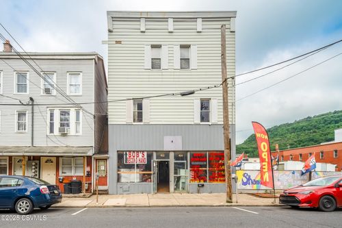 412 N Shamokin St, Shamokin, PA, 17872-6716 | Card Image