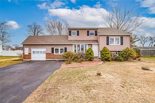 855 Pease Ln, West Islip, NY, 11795-3441 | Card Image