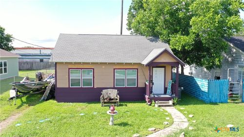 1003 E San Antonio St, Victoria, TX, 77901-6141 | Card Image