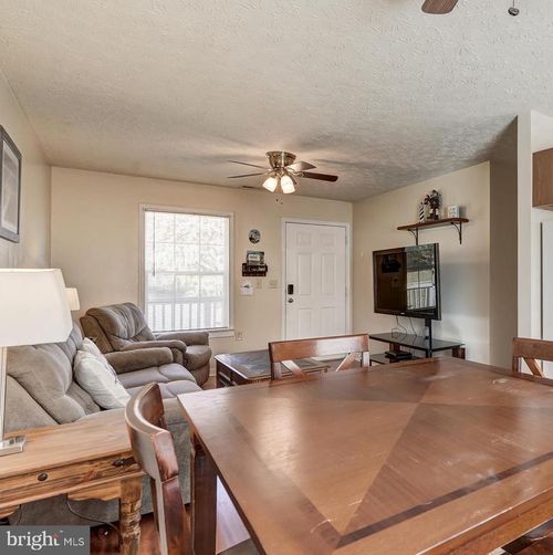 184 Anna Coves Blvd, MINERAL, VA, 23117-4877 | Card Image