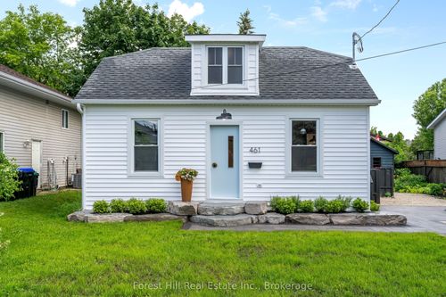 461 5th St, Collingwood, ON, L9Y4B1 | Card Image