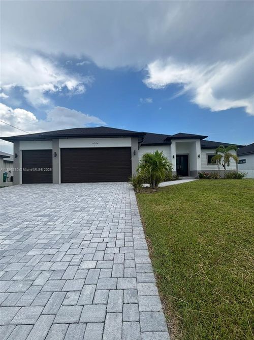 4304 Nw 27th Ln, Cape Coral, FL, 33993-8800 | Card Image