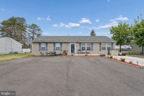 233 Cherokee Dr, BROWNS MILLS, NJ, 08015-6328 | Card Image