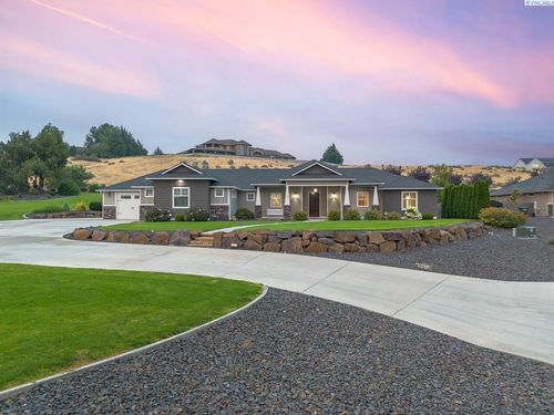 7103 Sandy Ridge Rd, Pasco, WA, 99301-5386 | Card Image