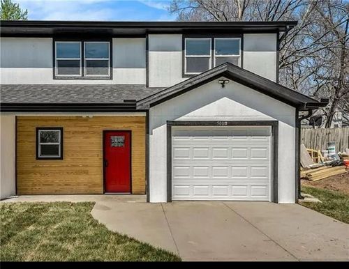 508 W Shawnee St, Paola, KS, 66071-1647 | Card Image