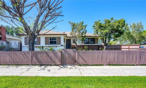 6139 Tampa Ave, Tarzana, CA, 91335-6640 | Card Image