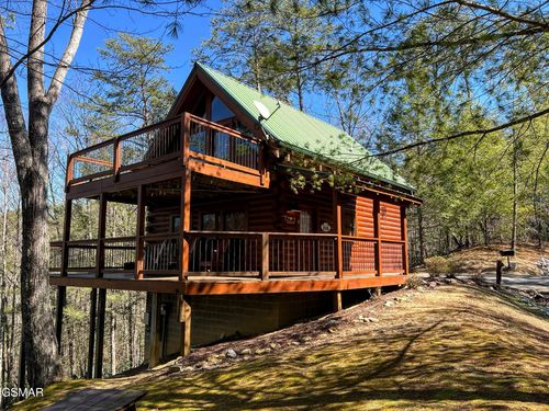 3035 Brothers Way, Sevierville, TN, 37862-7801 | Card Image