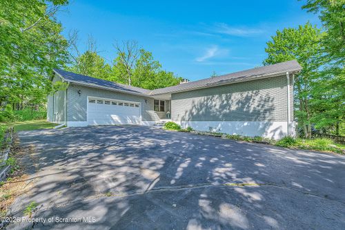 530 Jefferson Blvd, Jefferson Twp, PA, 18436-3404 | Card Image