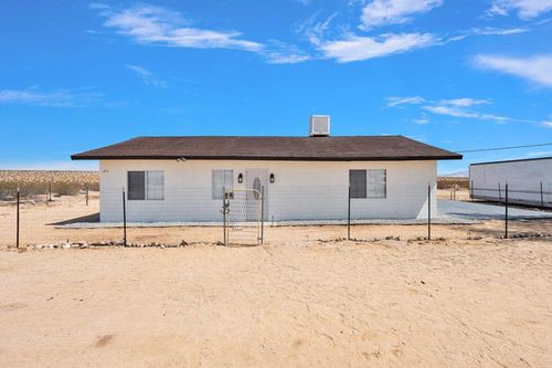 133 Cascade Rd, Joshua Tree, CA, 92252-4514 | Card Image