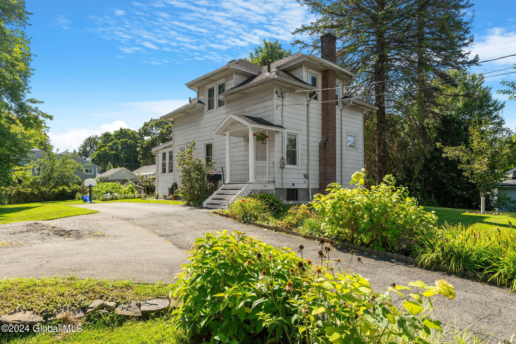Hillcrest Ave, Albany, NY 12203