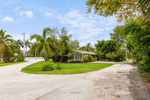 180 Sugarloaf Dr, Sugarloaf Key, FL, 33042-3673 | Card Image