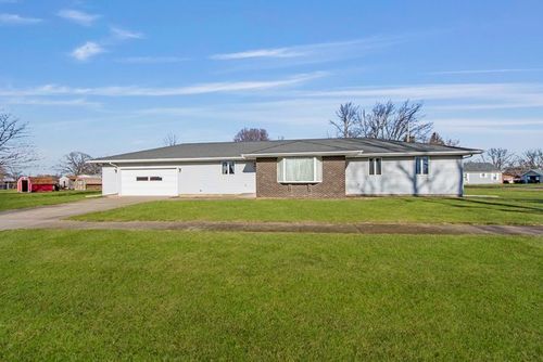 313 W Topeka St, Toluca, IL, 61369-9450 | Card Image