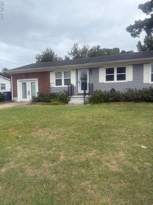 1103 Warfield Dr, Portsmouth, VA, 23701-3830 | Card Image