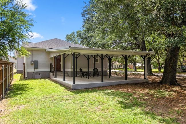 522 S Walnut Ave, House other with 2 bedrooms, 2 bathrooms and null parking in Luling TX | Image 26