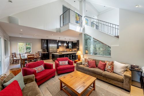 2817 Clifftop Lane, Whistler, BC, V8E0A8 | Card Image