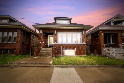 8140 S Elizabeth St, Chicago, IL, 60620-3856 | Card Image
