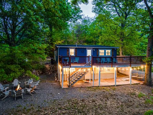 218 N View Dr, STANLEY, VA, 22851-2601 | Card Image