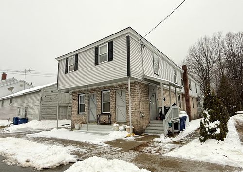 4 Maple St, Chester, MA, 01011 | Card Image