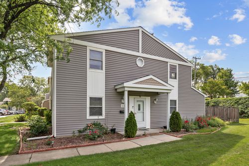 818 Dunbar Ct, Schaumburg, IL, 60194-2211 | Card Image