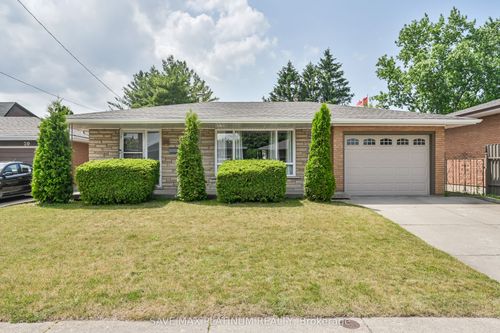 18 Gardenia Crt, Hamilton, ON, L8K3X6 | Card Image