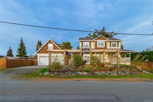898 Swan St, Saanich, BC, V8X2Z3 | Card Image