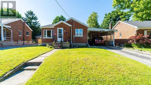 196 Blucher St, Kitchener, ON, N2H5V7 | Card Image