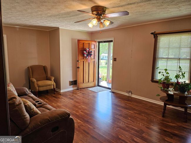 437 Cade St, House other with 3 bedrooms, 2 bathrooms and null parking in Hartwell GA | Image 5