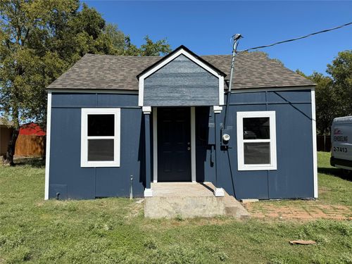 638 E Walcott St, Pilot Point, TX, 76258-3760 | Card Image