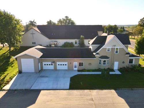 701 Douglas Ave, Henning, MN, 56551-4111 | Card Image