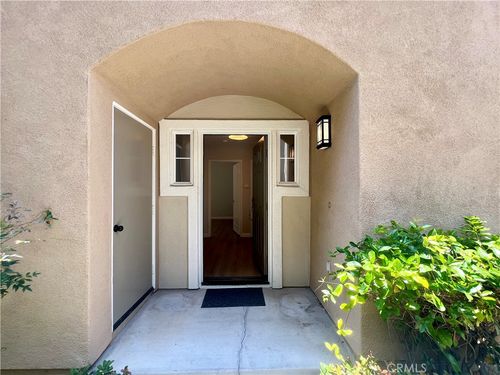 33 Visalia, Irvine, CA, 92602 | Card Image