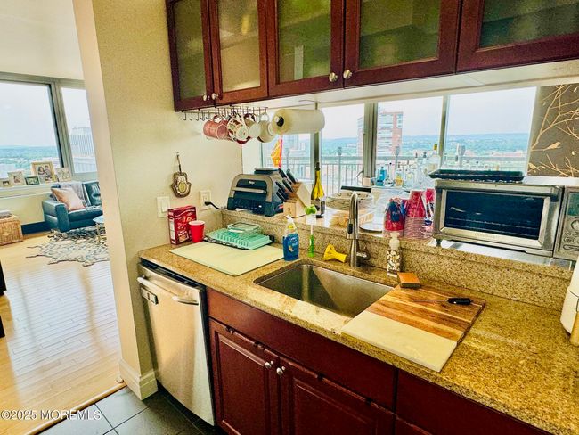 APT-2205 - 1 Spring St, House other with 2 bedrooms, 2 bathrooms and null parking in New Brunswick NJ | Image 29