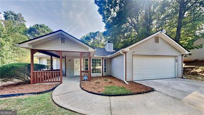 485 E Country Woods Drive, House other with 3 bedrooms, 2 bathrooms and null parking in Covington GA | Image 1