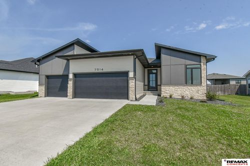 7514 Augustine Ave, Lincoln, NE, 68516-2624 | Card Image