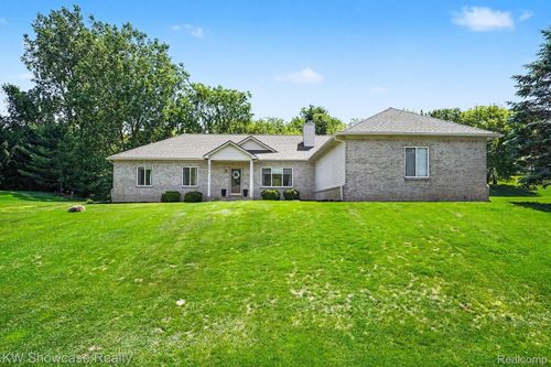 6030 N Bryan, White Lake, MI, 48383-4007 | Card Image