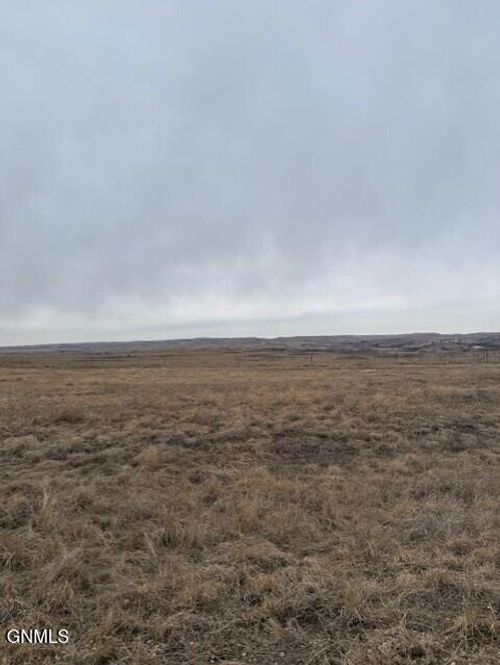 624 Labrador Drive, Mandan, ND, 58554 | Card Image