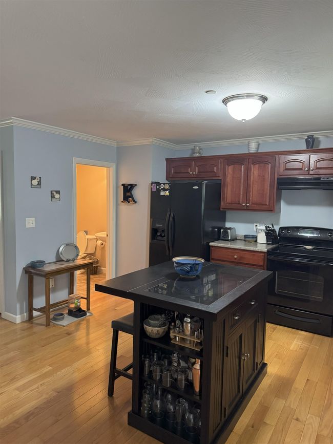 APT-1 - 26 Scribner Rd, Condo with 3 bedrooms, 3 bathrooms and null parking in Fremont NH | Image 6