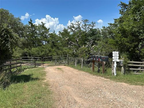962 County Road 458, Hallettsville, TX, 77964-5301 | Card Image