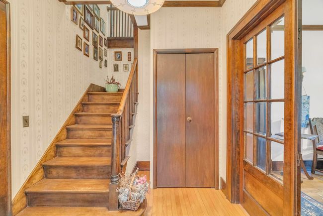 Foyer | Image 10