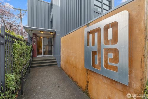 202-752 Bellevue Ave E, Seattle, WA, 98102-5969 | Card Image