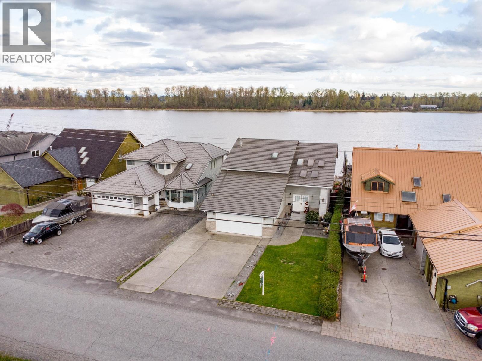Residential in Maple Ridge 2