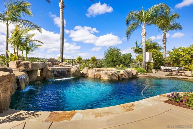 Pebble tec, saltwater pool. | Image 35