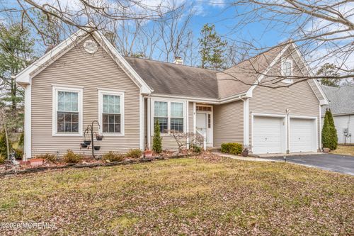 19 Crown Cir, Lakewood, NJ, 08701-7388 | Card Image