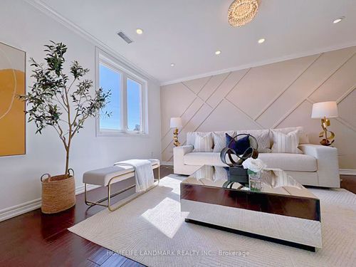 614-75 Weldrick Road E, Richmond Hill, ON, L4C0H9 | Card Image