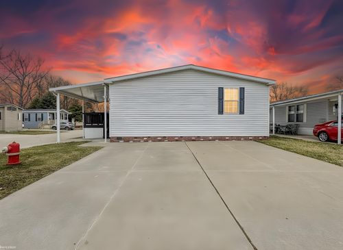 50214 Ambleside Ct, Shelby Township, MI, 48315-3201 | Card Image