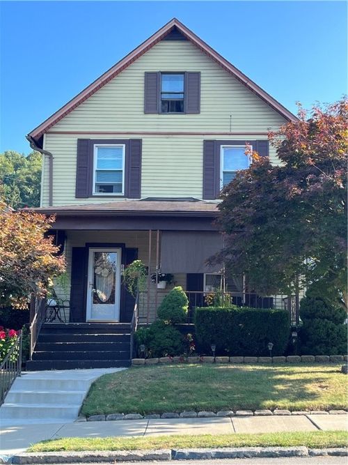 823 Crescent Ave, Ellwood City, PA, 16117-1921 | Card Image