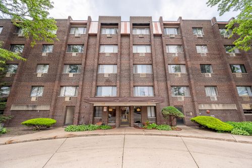 205-8455 W Leland Ave, Chicago, IL, 60656-4211 | Card Image