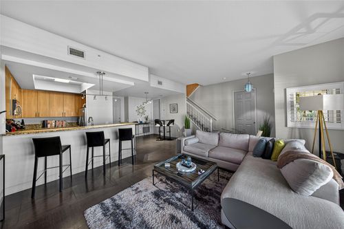 111-2633 Ne 14th Ave, Wilton Manors, FL, 33334-4387 | Card Image