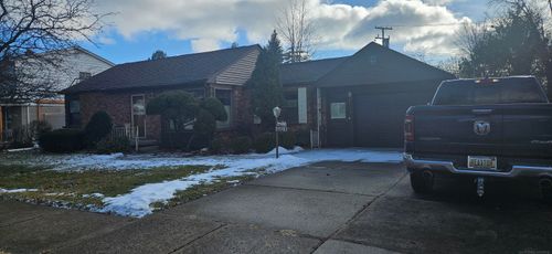 19910 Parkside St, Saint Clair Shores, MI, 48080-3364 | Card Image